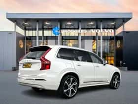 Volvo XC90 (2021) thumbnail 3