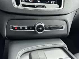 Volvo XC90 (2021) thumbnail 25