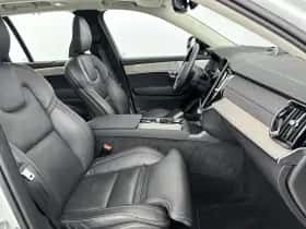 Volvo XC90 (2025) thumbnail 12