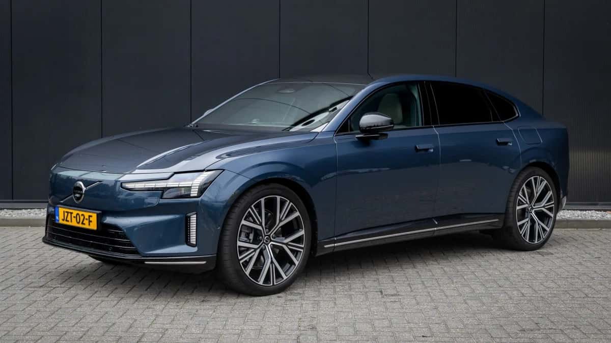 Volvo ES90 (2026) — foto 1