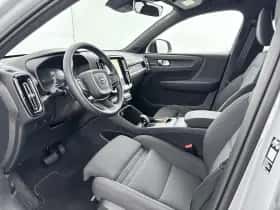 Volvo EX40 (2025) thumbnail 9