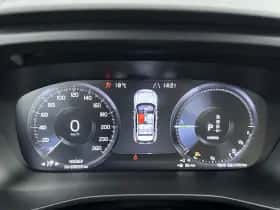Volvo XC40 (2022) thumbnail 17