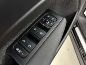 Volvo XC40 (2022) thumbnail 28