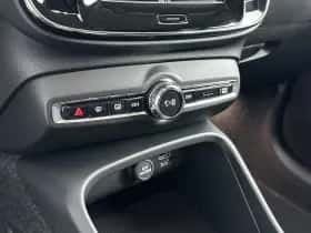 Volvo XC40 (2020) thumbnail 23