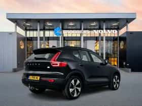 Volvo XC40 (2021) thumbnail 3