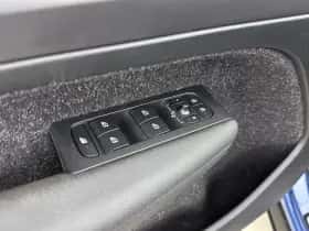 Volvo XC40 (2019) thumbnail 30