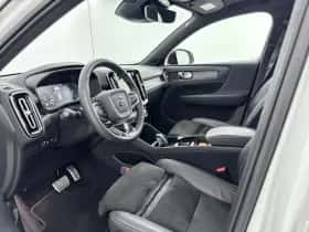Volvo XC40 (2022) thumbnail 9