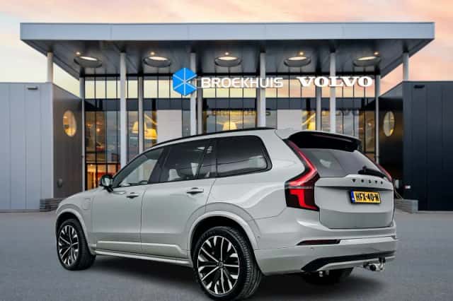Volvo XC90 (2025) thumbnail 3