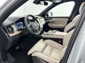 Volvo XC90 (2025) thumbnail 9