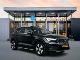 Volvo XC40 (2022) thumbnail 2