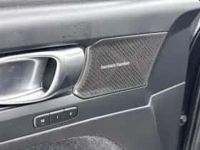 Volvo XC40 (2022) thumbnail 25