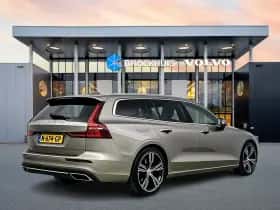 Volvo V60 (2021) thumbnail 3