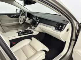 Volvo V60 (2021) thumbnail 10