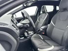 Volvo V40 (2018) thumbnail 12