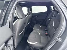 Volvo V40 (2018) thumbnail 13