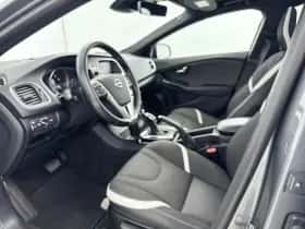 Volvo V40 (2018) thumbnail 9