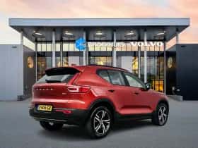 Volvo XC40 (2024) thumbnail 3