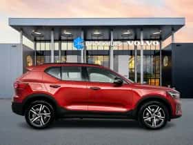 Volvo XC40 (2024) thumbnail 7