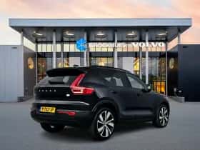 Volvo XC40 (2022) thumbnail 2