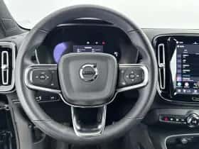 Volvo XC40 (2022) thumbnail 9