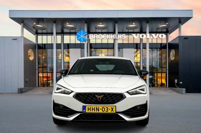 CUPRA Leon (2022) thumbnail 3