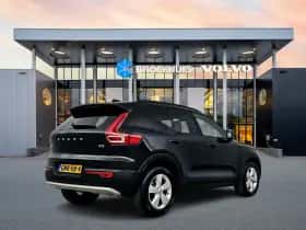 Volvo XC40 (2024) thumbnail 3