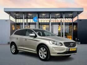 Volvo XC60 (2015) thumbnail 2