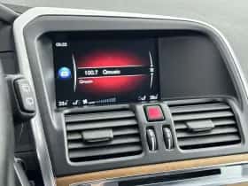 Volvo XC60 (2015) thumbnail 20