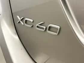 Volvo XC60 (2015) thumbnail 30