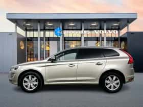 Volvo XC60 (2015) thumbnail 8