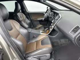 Volvo XC60 (2015) thumbnail 10