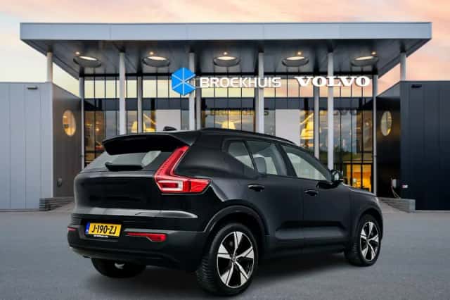 Volvo XC40 (2020) thumbnail 3