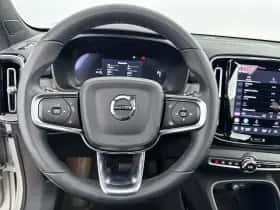 Volvo EX40 (2025) thumbnail 16