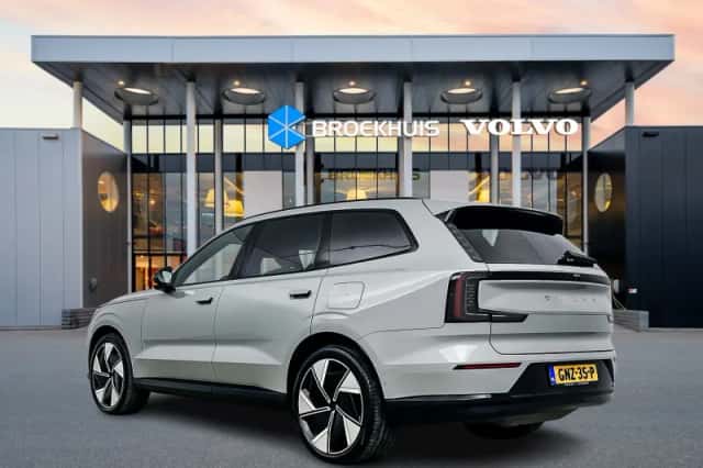 Volvo EX90 (2024) thumbnail 4