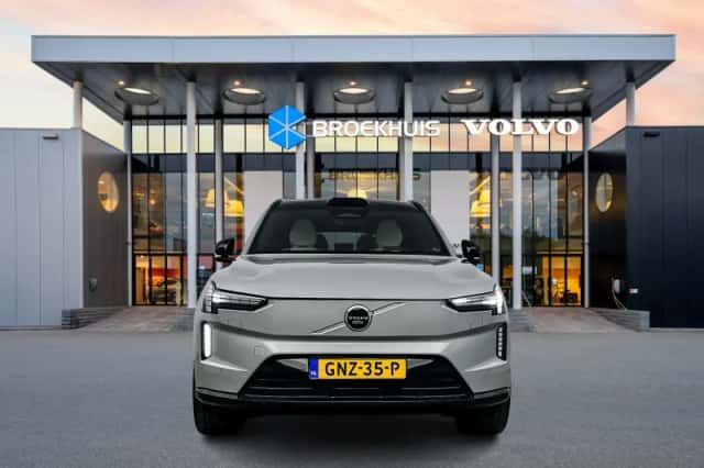 Volvo EX90 (2024) thumbnail 5