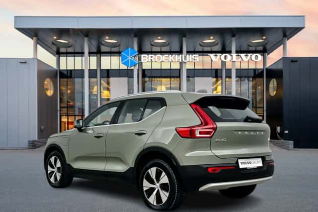 Volvo XC40 (2023) thumbnail 4