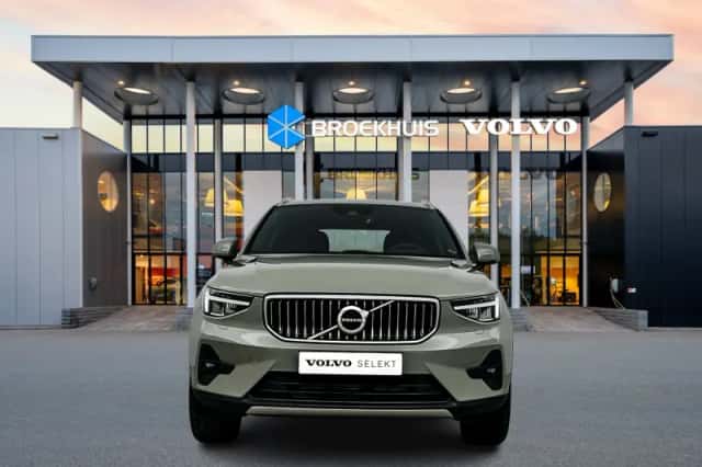 Volvo XC40 (2023) thumbnail 5