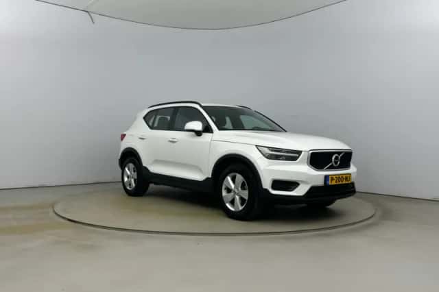 Volvo XC40 (2022) thumbnail 2