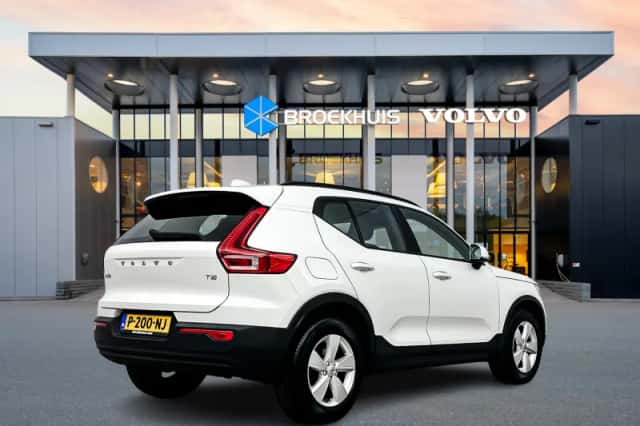 Volvo XC40 (2022) thumbnail 3