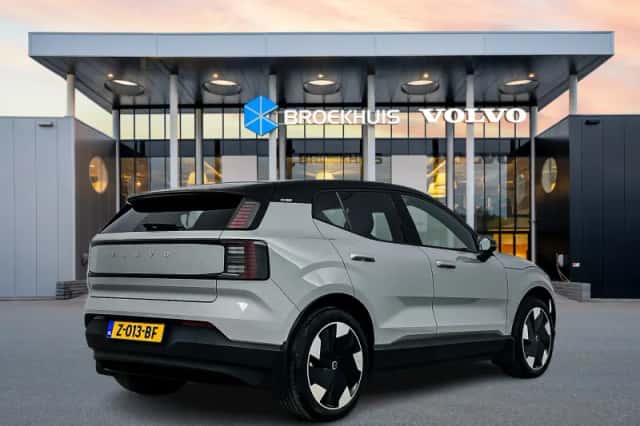 Volvo EX30 (2024) thumbnail 3