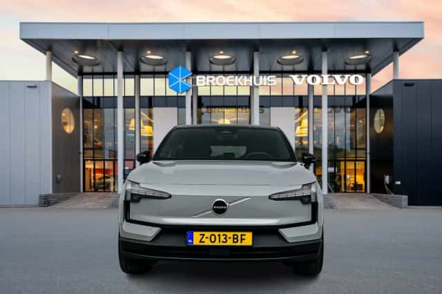 Volvo EX30 (2024) thumbnail 5