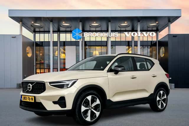 Volvo XC40 (2025) thumbnail 1