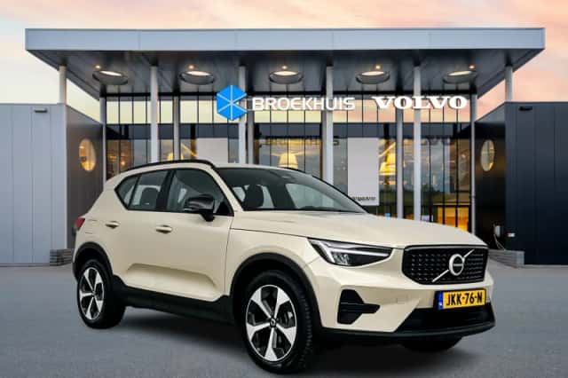 Volvo XC40 (2025) thumbnail 2