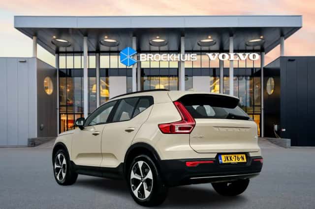 Volvo XC40 (2025) thumbnail 4