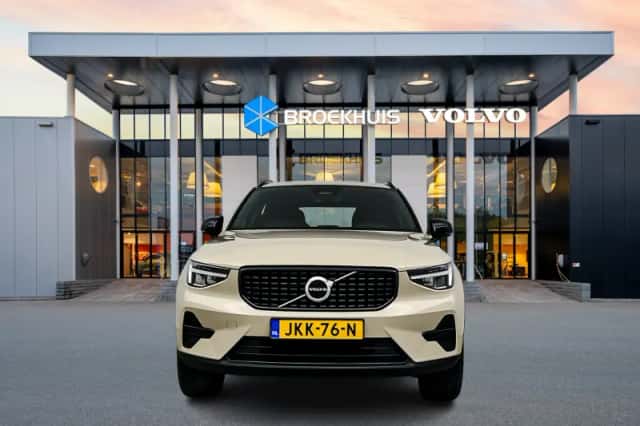 Volvo XC40 (2025) thumbnail 5