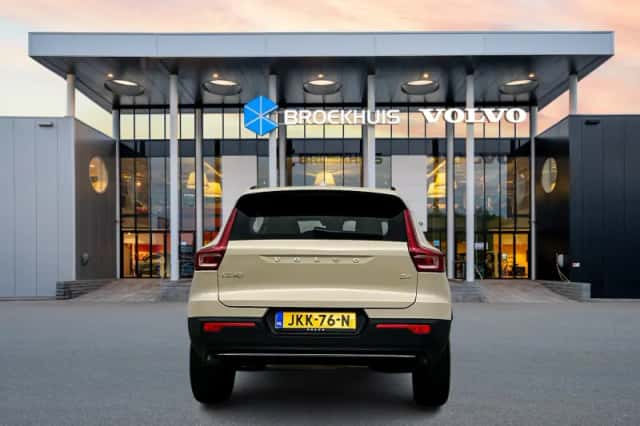 Volvo XC40 (2025) thumbnail 6