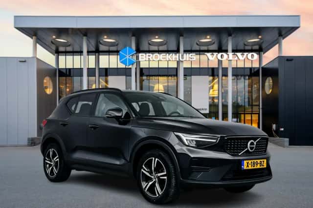 Volvo XC40 (2023) thumbnail 2
