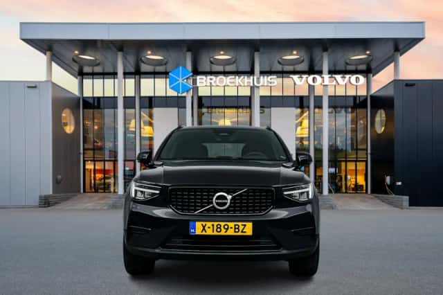 Volvo XC40 (2023) thumbnail 5