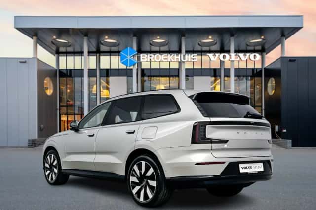 Volvo EX90 (2025) thumbnail 4