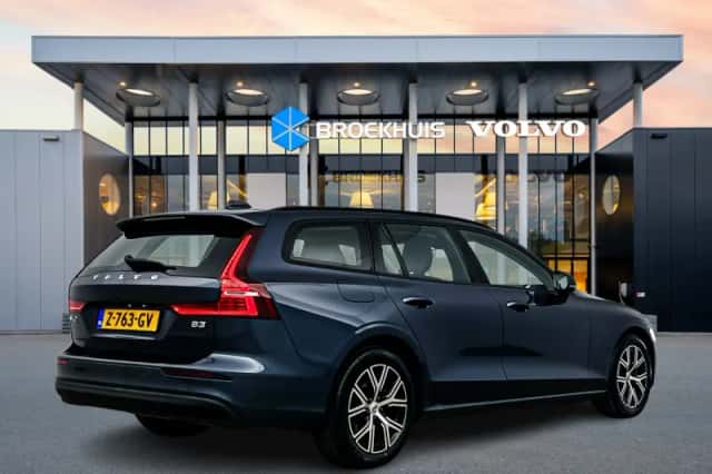 Volvo V60 (2024) thumbnail 3